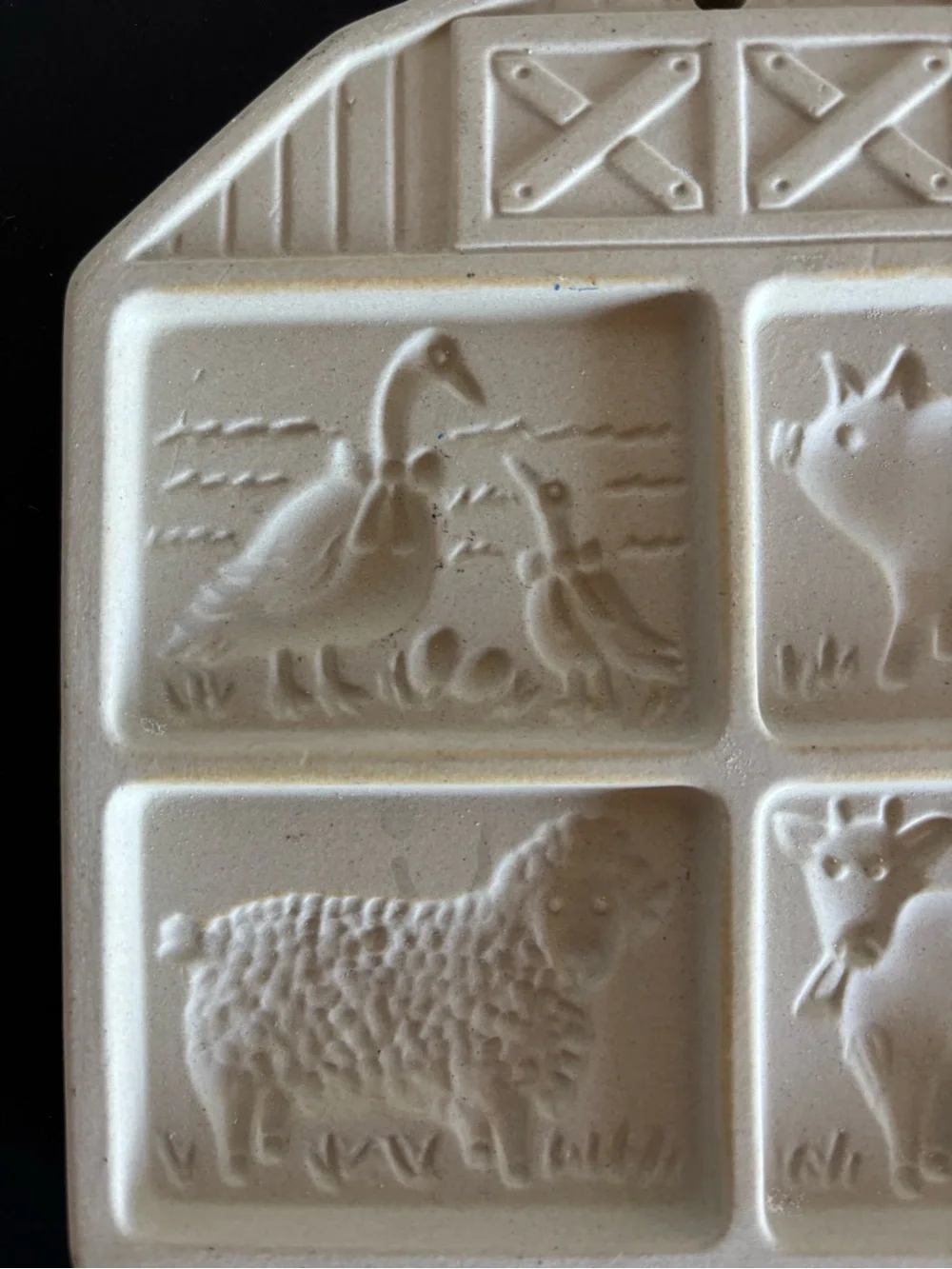 Vintage The Pampered Chef Farmyard Friends Stoneware Cookie Mold 1994